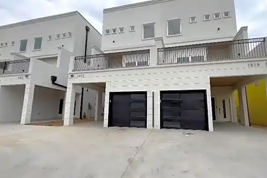 1511 Gano St Photo 1