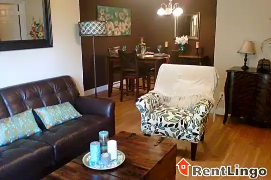 2909 Hayes Rd Photo 2