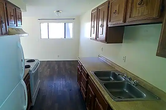 3387 S Edison St Photo 2
