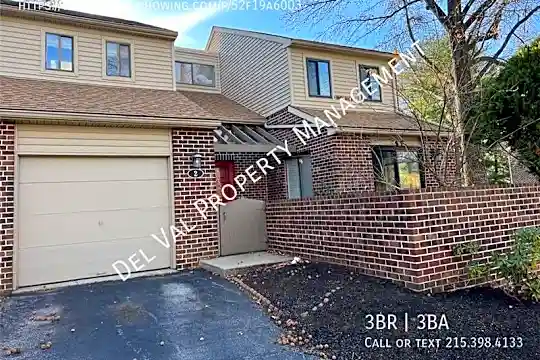 2 Stirling Ct Photo 2