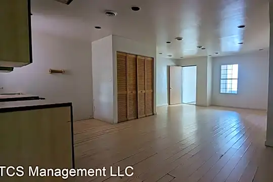1014 W Erie Ave Photo 1