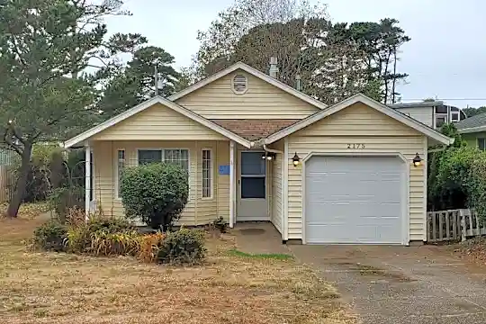 2175 NW Keel Ave Photo 1