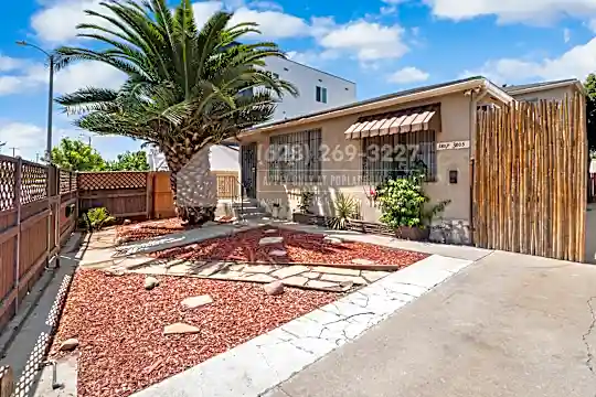 3805 Exposition Blvd Photo 2