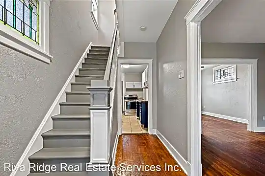 2704 Pyramid Ave Photo 2