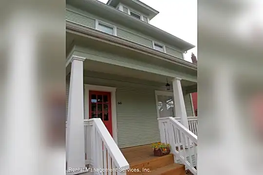 66 NE Skidmore St Photo 1