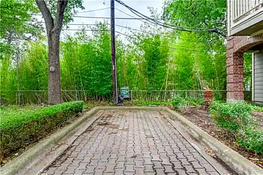 1506 Forest Trail Photo 2