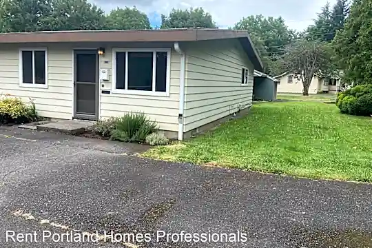 5225 SW Main Ave Photo 1
