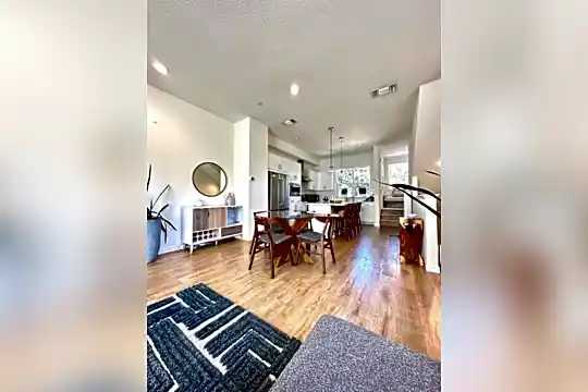 425 Outrigger Ln Photo 1
