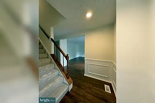 113 Forest Ridge Dr Photo 2
