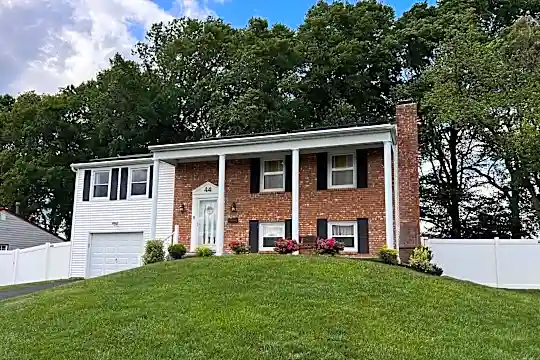 For Rent 19067