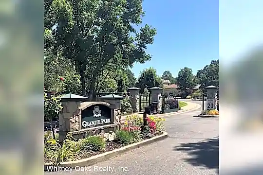 2230 Bonney Ct Photo 2