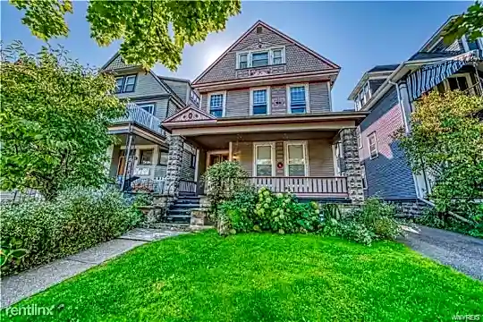 370 Bryant St Photo 1