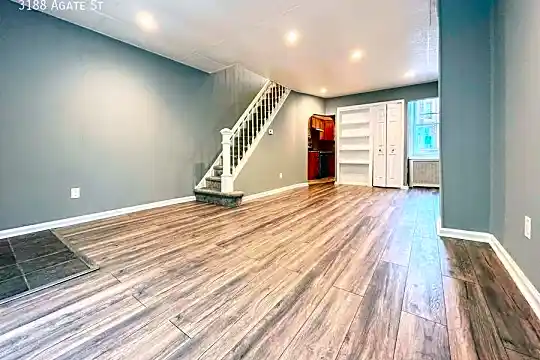 3188 Agate St Photo 2
