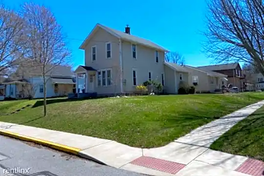 302 E Reed Ave Photo 1