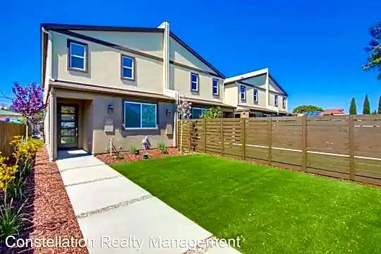4142 Nordica Ave Photo 1