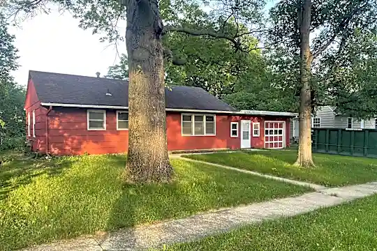 228 Hilltop Rd Photo 2