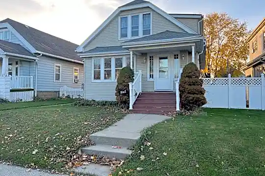 3167 S 9th Pl Photo 1