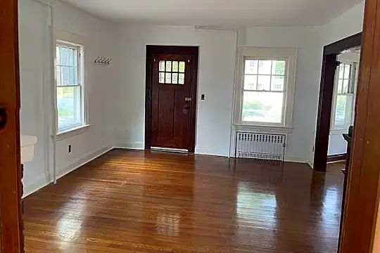 30 Chase Ave Photo 2