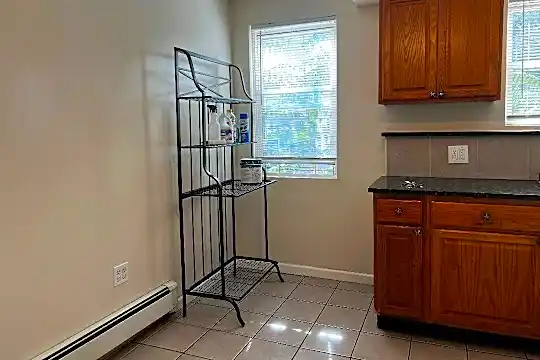 93 Cedar Ave Photo 2
