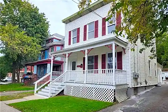 137 South Ave #1ST Photo 2