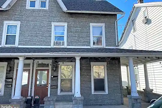 612 Lincoln Hwy E #1 Photo 1
