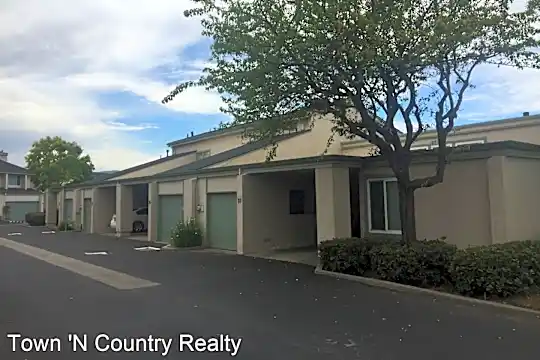 1253 Los Olivos Dr Photo 1