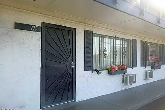 International Realty LV Corporation Apartments - 550 Elm Dr, Las Vegas, NV  89169