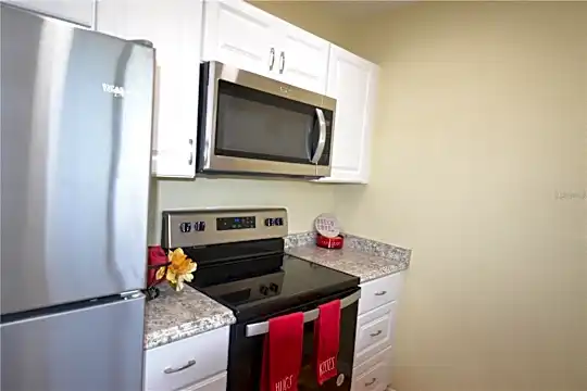 2003 Greenbriar Blvd #3 Photo 2
