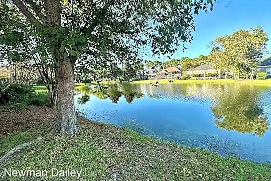 275 Tequesta Drive Photo 2