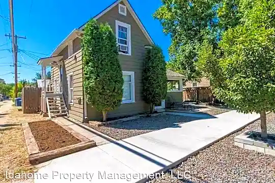 913 W Alturas St Photo 1