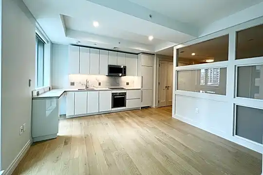 133 Seaport Blvd #1221 Photo 1