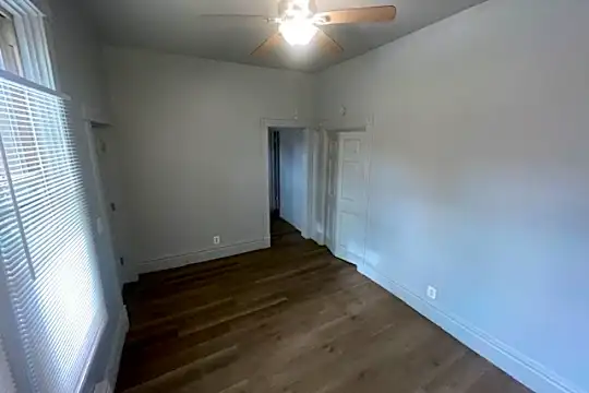 116 Center St Photo 1