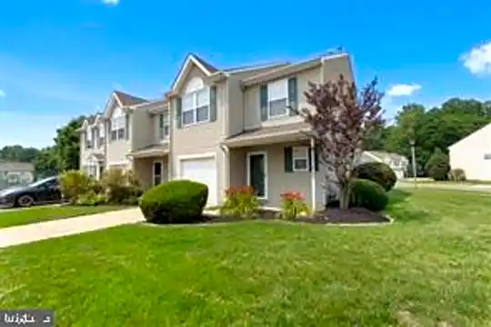 1607 Tall Pnes Photo 2