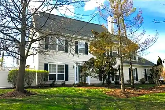 301 Deer Run Ct Photo 1
