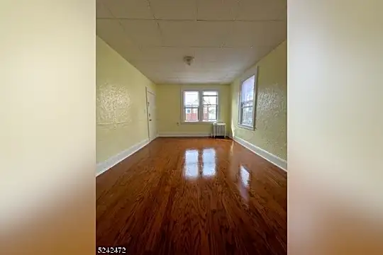 9 Evelyn Pl #2 Photo 1