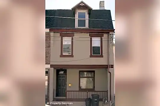 331 E Hector St Photo 1