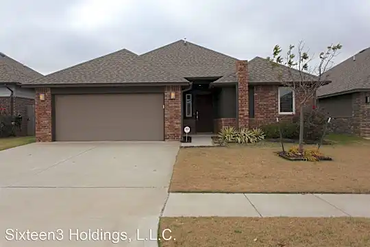 17605 Black Hawk Dr Photo 2