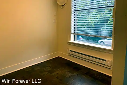 2933 2nd Ave Photo 2