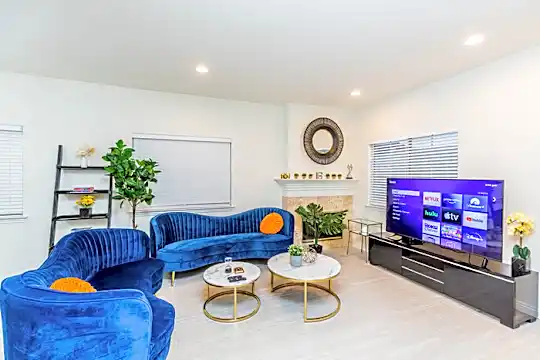 46 S Lotus Ave Photo 2