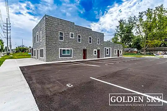 1600 S Batavia Ave Photo 2