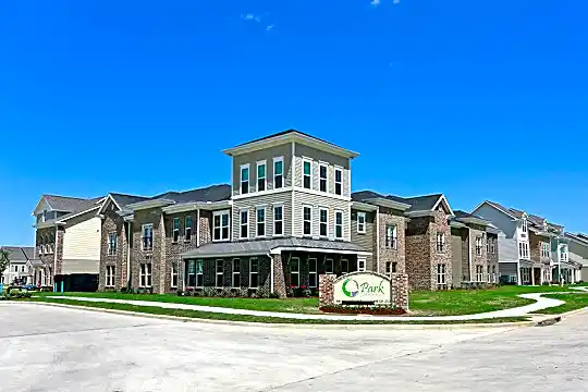 Park Central Apartments Photo 1