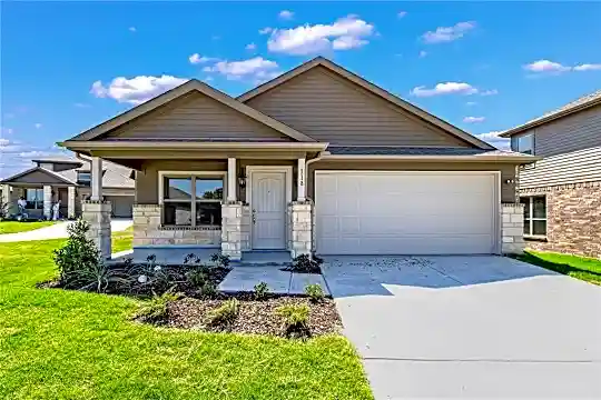 215 Knoll Pines Drive Photo 1