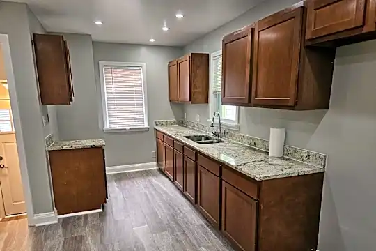 24500 Elsmere Photo 2