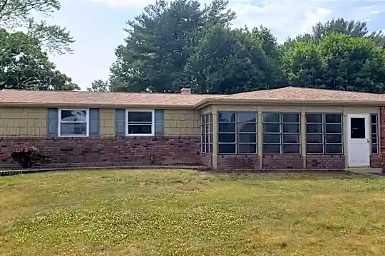 26 College Dr Photo 1