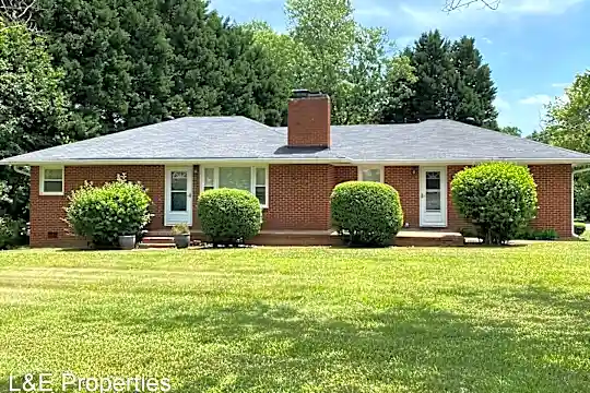308 Stowe Rd Photo 1