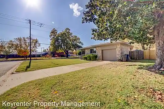 5548 S Owasso Ave Photo 2