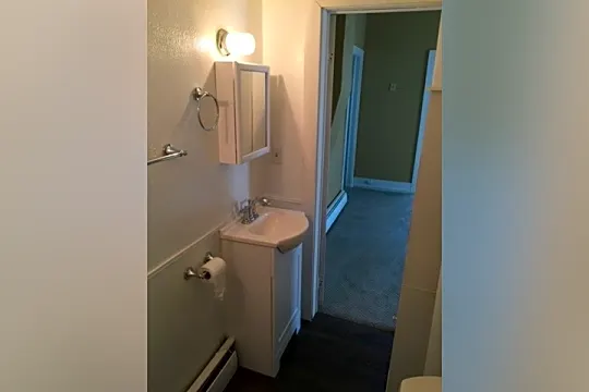bathroom (002).jpg
