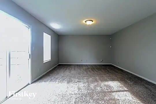 6452 Decatur Commons Photo 2