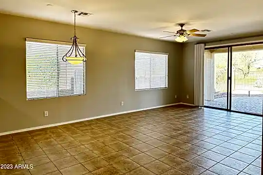 1760 W Morse Dr Photo 2