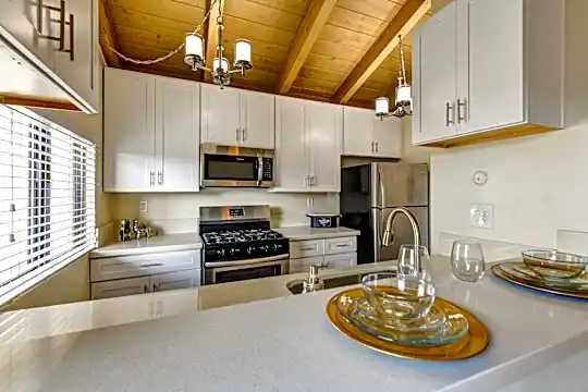 Baywind Apartments Photo 2